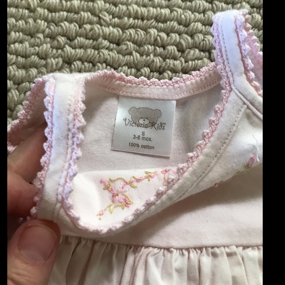 Hand embroidered Dress - Picture 4 of 4